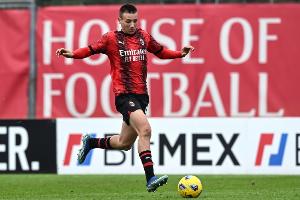 九游官网-租借+选择性买断,迪马:AC米兰球员卡马达下周一接受莱切体检