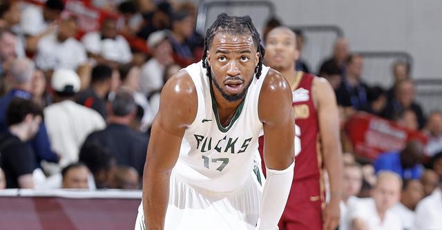 九游体育-Ary：斯坦利-乌穆德与马刺签下一份训练营合同