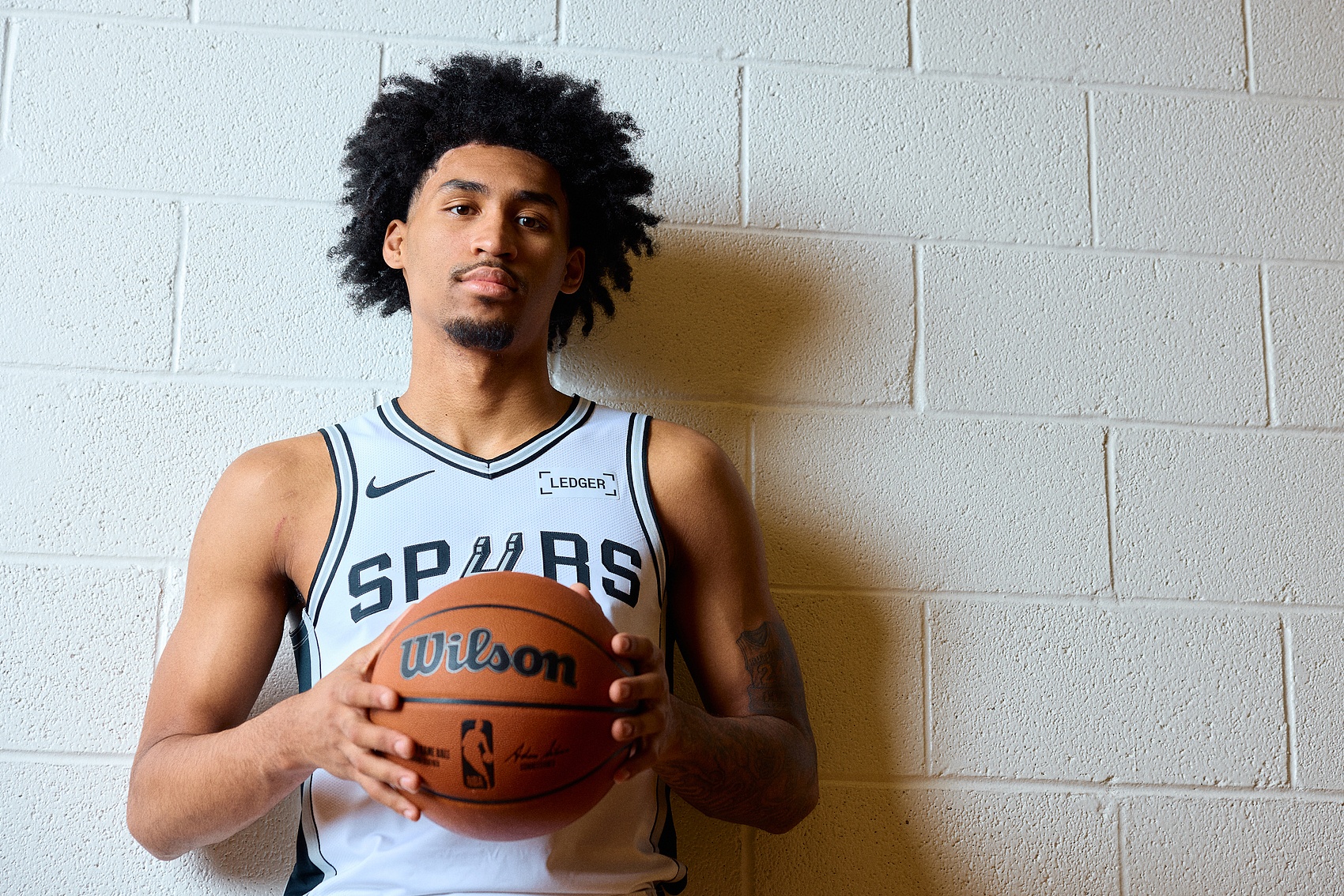 九游体育-拇指韧带撕裂！伤病专家：迪伦-哈珀此伤病术后恢复期平均54.3天