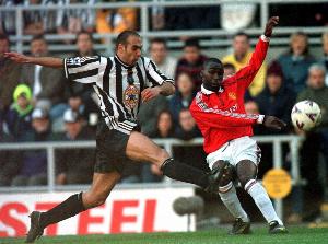 九游体育官方网站-安迪-科尔谈曼联队史4名终极传奇：查尔顿、贝斯特、劳、基恩入选