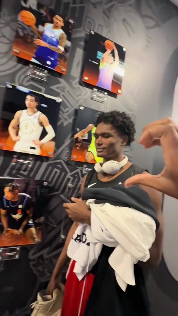 九游体育官方网站-阿门灵动摆脱未回应比心 巴洛默契上前掩护配合