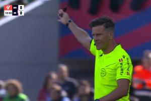 费尔明倒地争议！官方公布主裁判录音：是攻方犯规，我要改判了