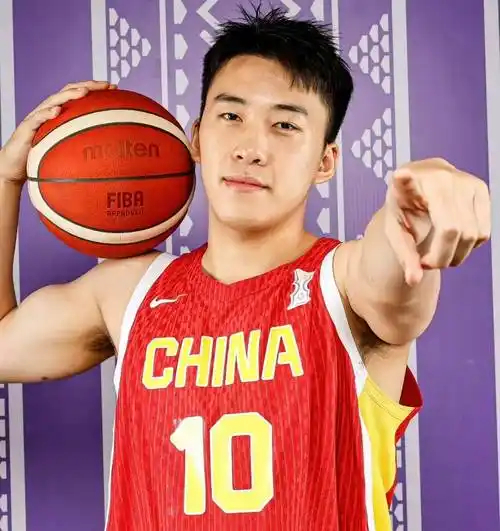 九游体育-大三结束，王俊杰去向4选1，回CBA热门，3支豪门争夺，签字费曝光|蒂姆-邓肯|篮板|球队|选秀|广东男篮_新浪体育_新浪新闻