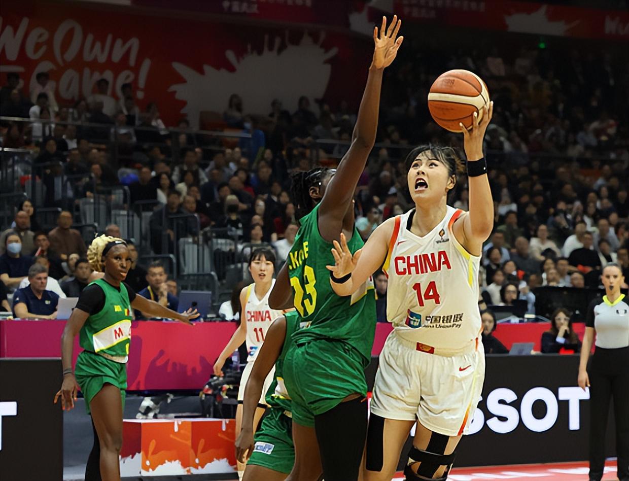 jiuyou-又美又能打！李月汝归来轰21+11，中国女篮三大中锋闪耀无解